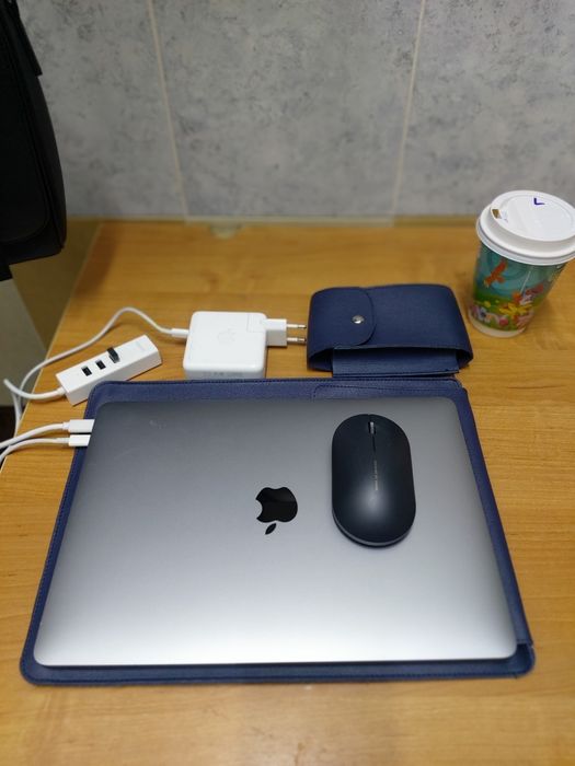 MacBook pro air13 128gb 2018 год