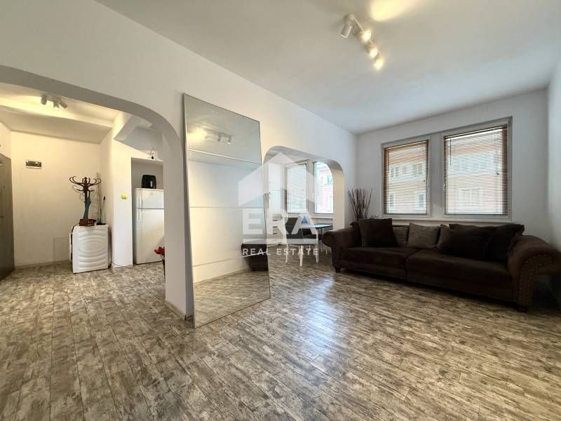 Апартамент до площад "Славейков" и ул. "Раковска"