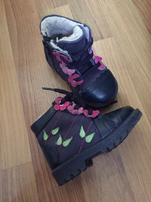 Боти за момиче 20 размер и пантофки