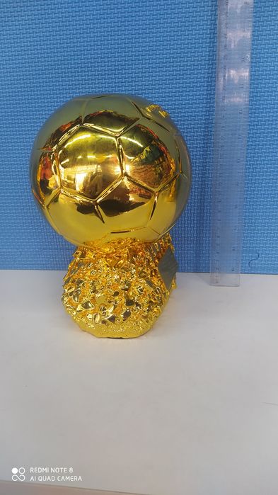 Статуэтки по футболу