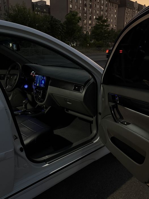 Продаю автомат Lacetti 1.6 идеал