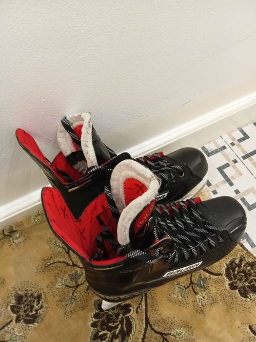 Хоккейные коньки