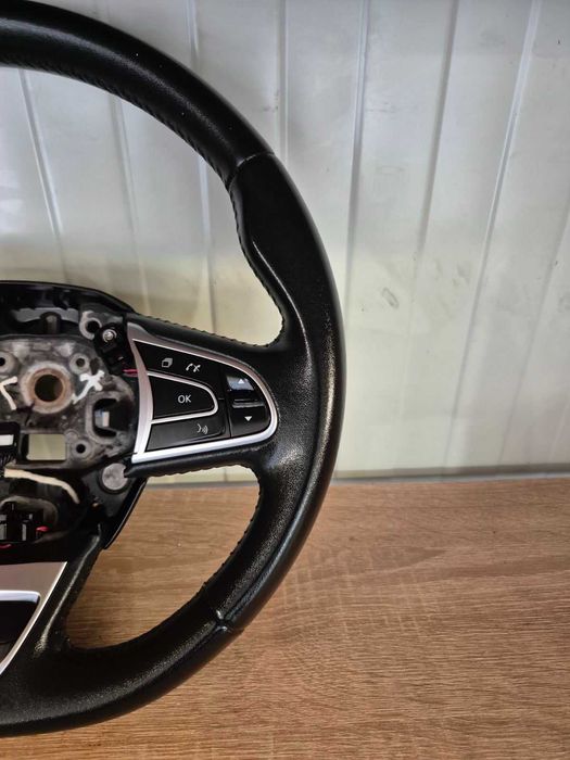 Продавам кожен волан за Renault Kadjar 2015 - 2023 Оригинален номер 484005825R