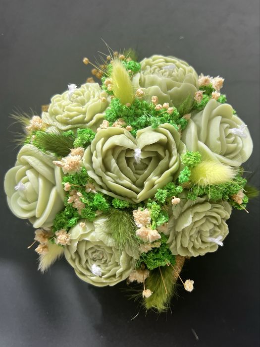 Aranjamente florale handmade cu lumanari din ceara de soia