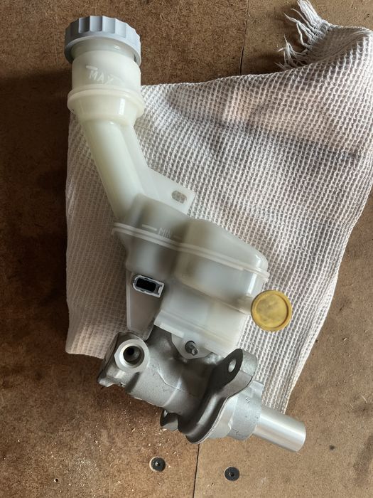 Спирачна помпа SUZUKI