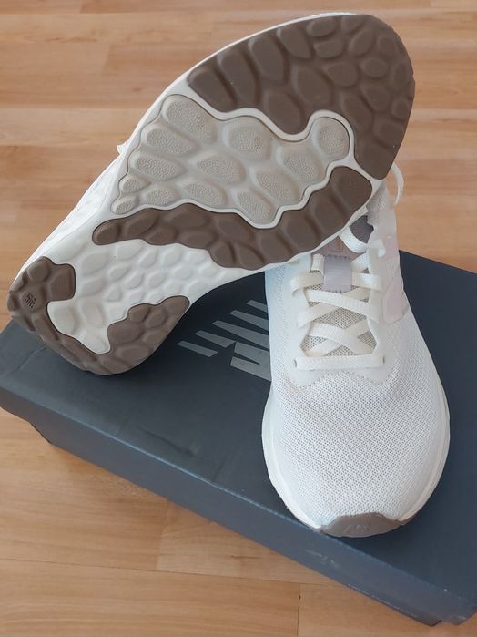 Дамски маратонки New Balance Fresh Foam Arishi, номер 39