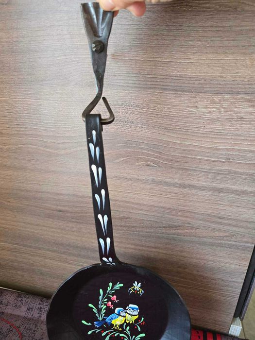 Чугунен тиган с рисунка
