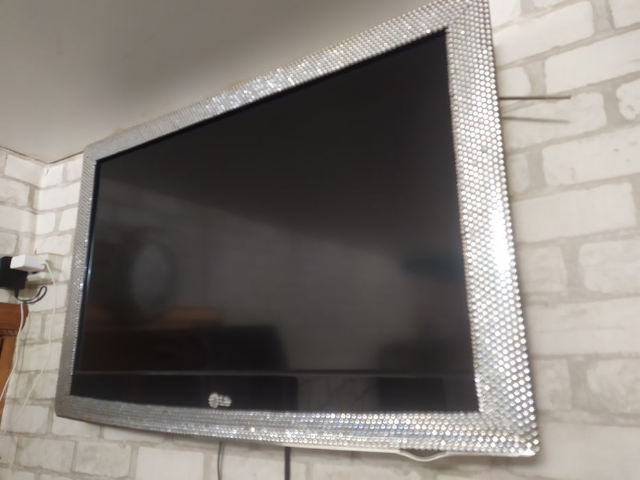 Продам телевизор "LG"