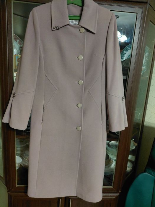 Продам пальто женское.