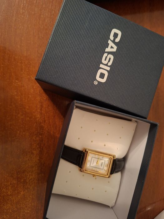 Женские часы CASIO