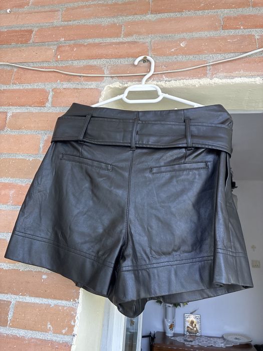 20 lei zara pantaloni scurți din piele neagră cu buzunare