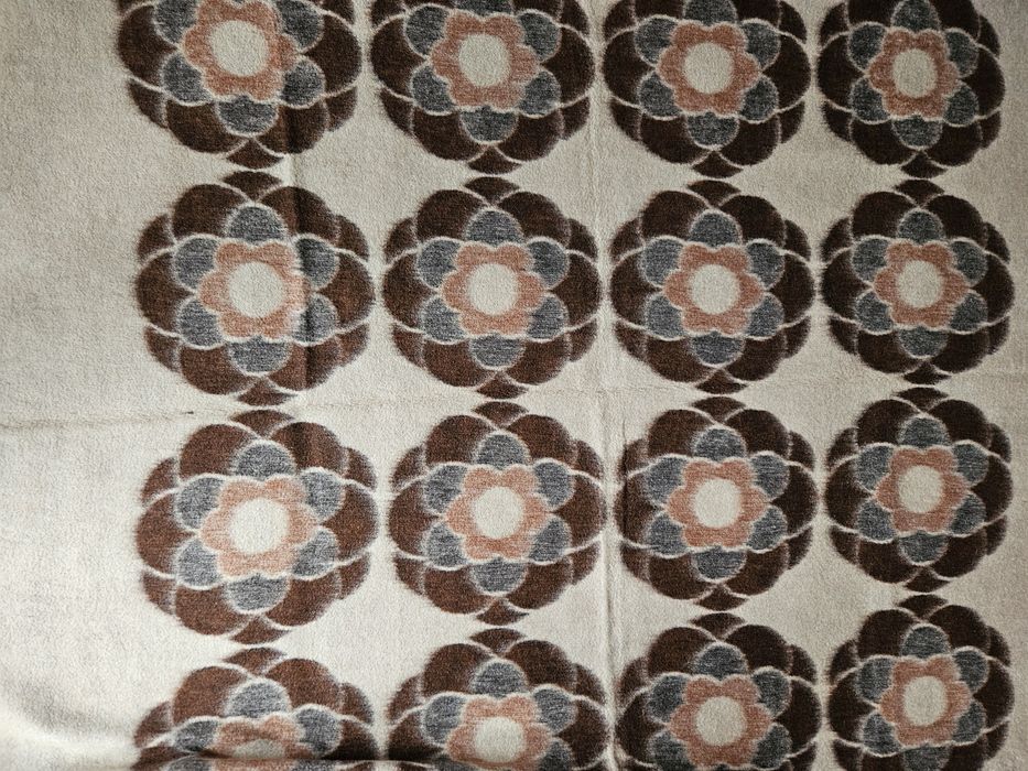 Вълнени родопски одеяла