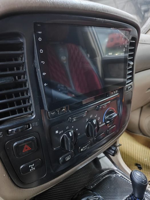 Установка автомагнитол, камер и т.д.