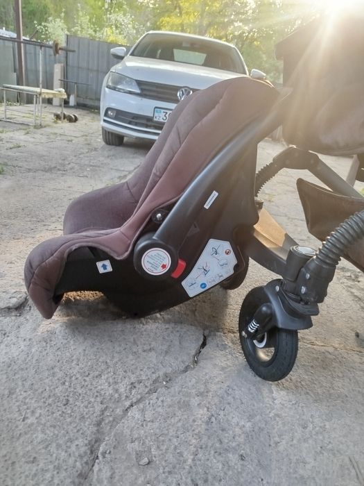 Продам коляску детскую с креслом