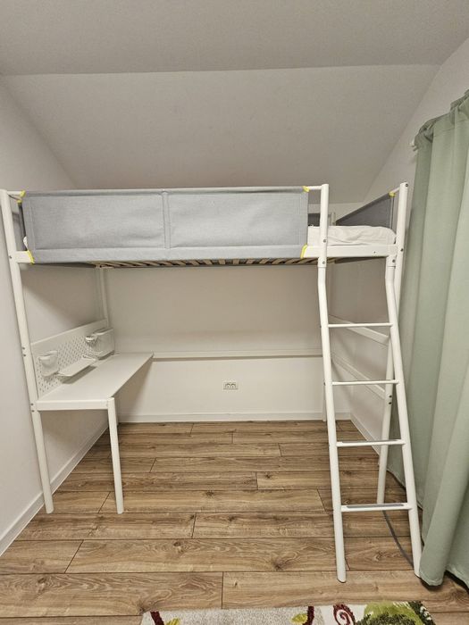Vând pat supraetajat IKEA SMASTAD
