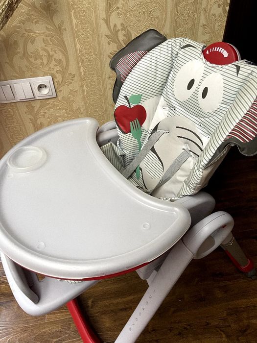 Детский стульчик Chicco для кормления ребенка