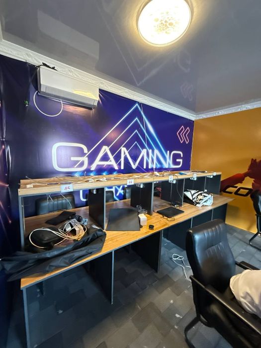 Kompyuter stol sotiladi