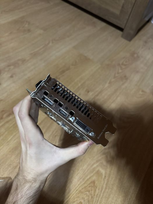 RTX 3050 6GB (2 ventilatoare) – stare impecabilă