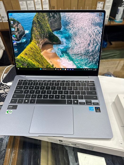 Samsung Galaxy Book 4 pro
