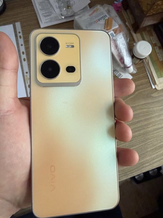 Продам телефон Vivo V25e