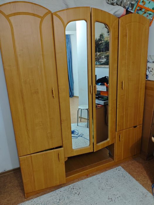 Отдам бесплатно шкафы, тримо, тумбы