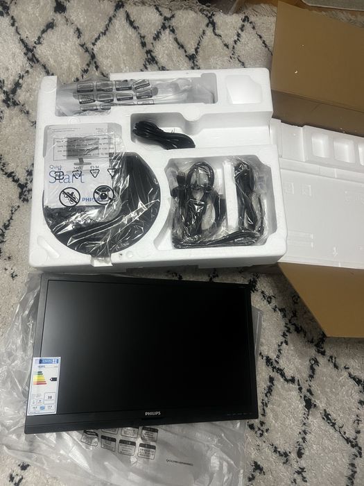 Monitor Philips  -Brilliance  LCD ,Full HD 24”  p-line