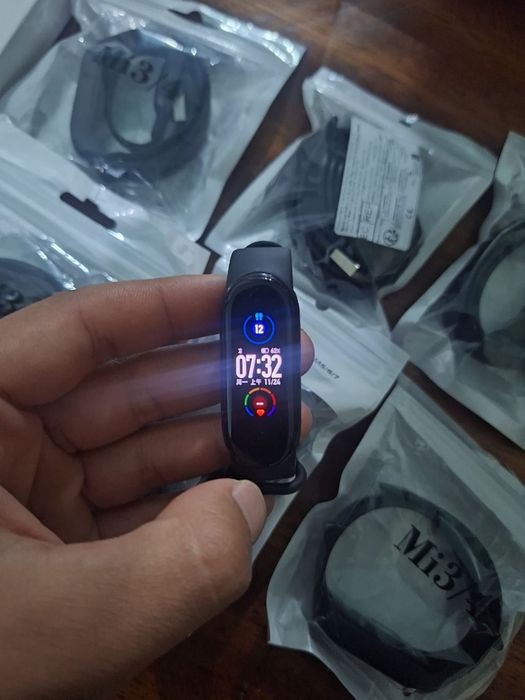 Mi band fitness brasletlar