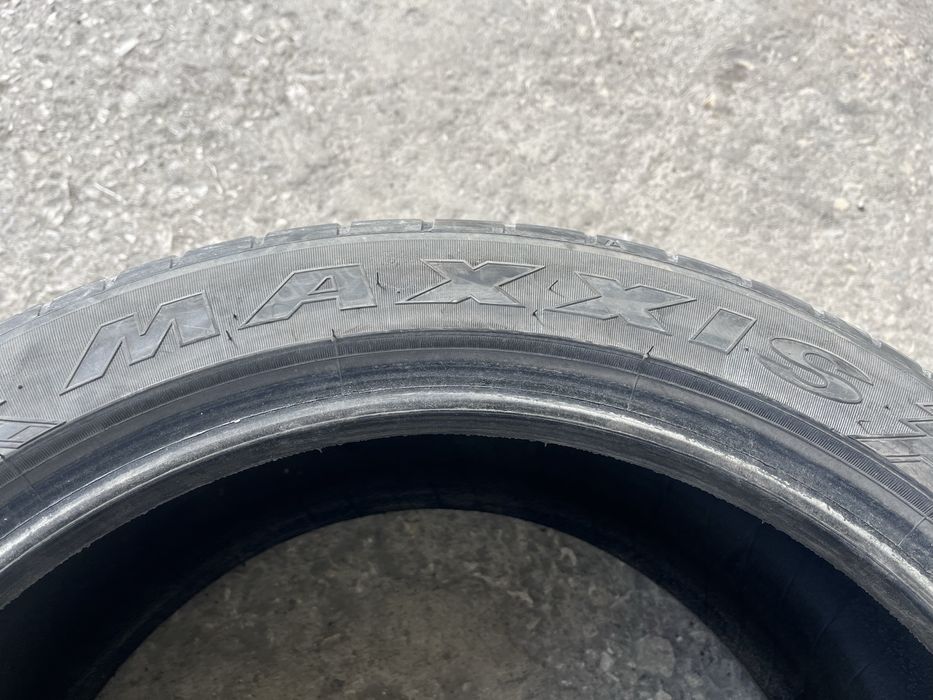 225/45/17 Maxxis