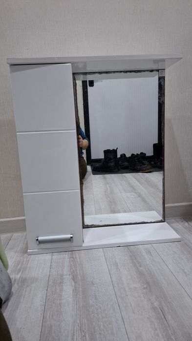 продам шкаф с зеркалом