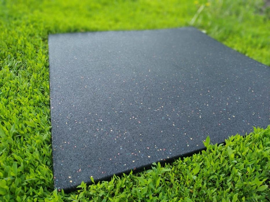 Резиновое покрытие для футбольного поля. futbol maydonlari uchun qopla