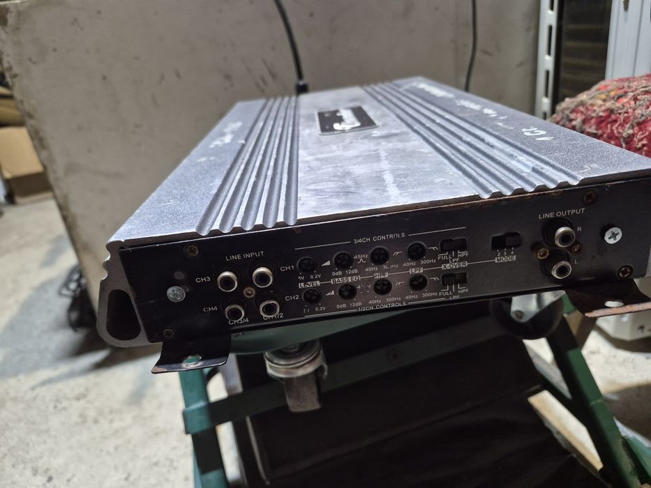 Авто усилвател thunder tca 4110