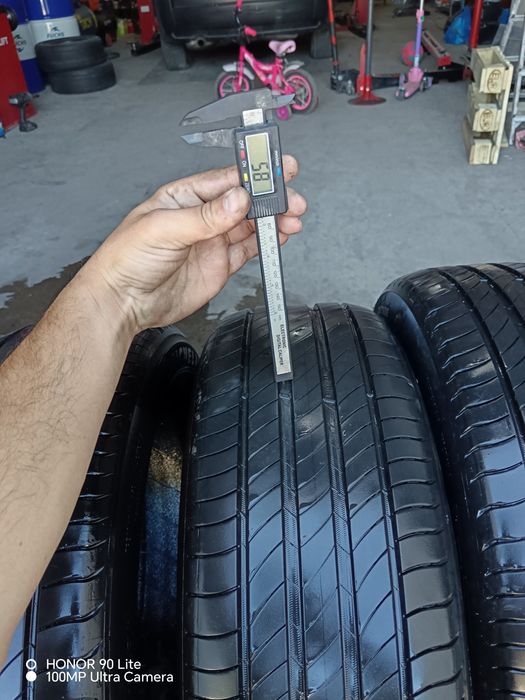 215  60 17 michelin
