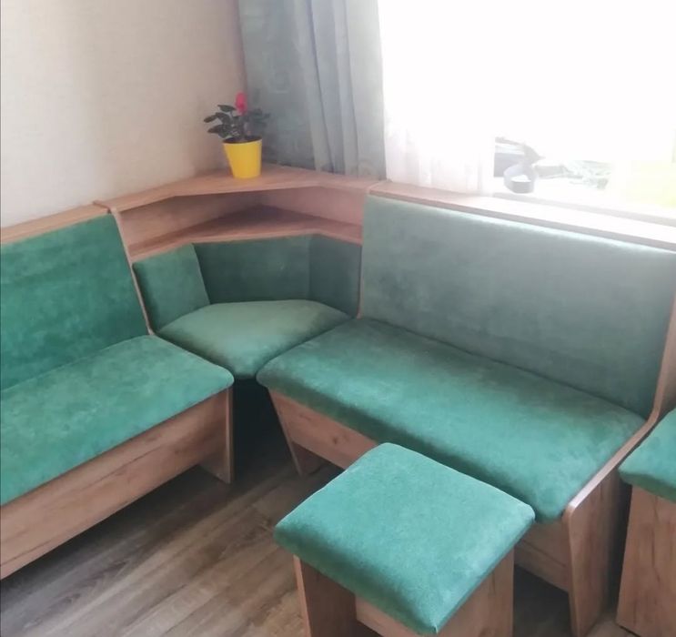 Кухонный уголок по размеру заказчика.