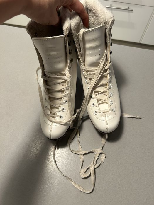 Продавам кънки за лед Botas Stella 250