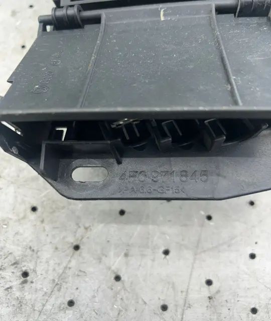Panou sigurante si relee 4F0971845 4F0971845 Audi A6 2007