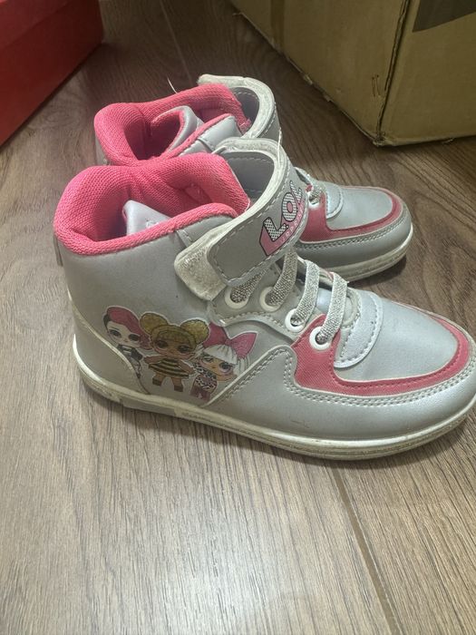 Детские фирменные кроссовки на 5-6-7 лет