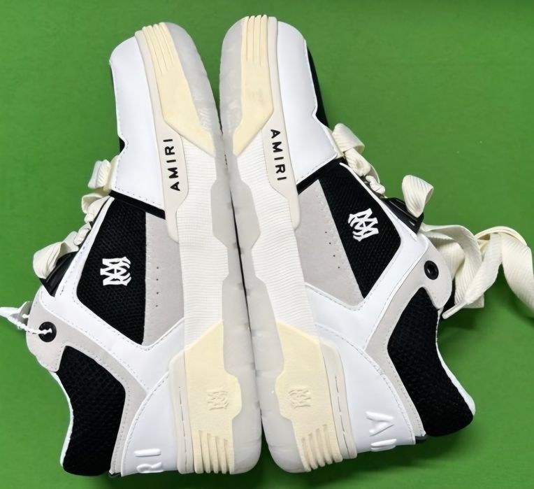 Vând Amiri ma-1 noi