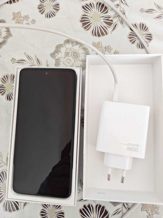 Xiaomi 11 T Pro със зарядно