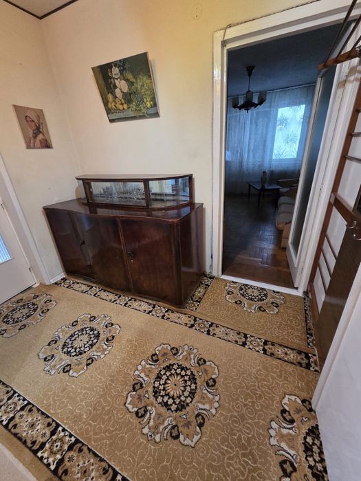 Proprietar vând apartament cu 3 camere în zona centrală