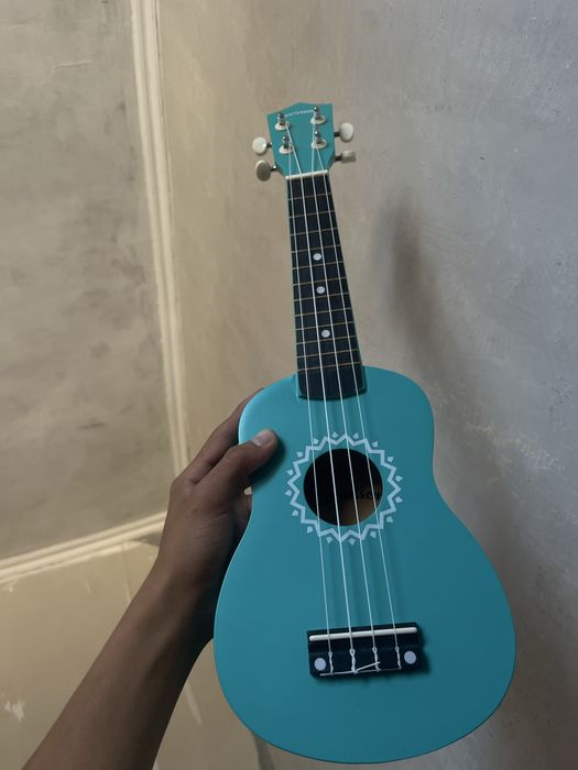 Продам Укулеле Levinson