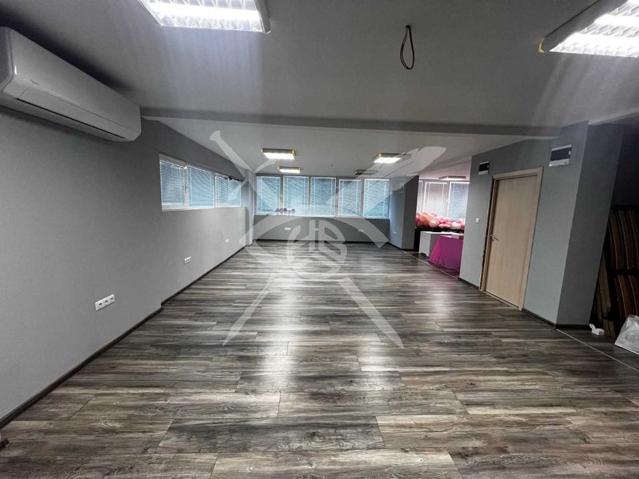 Продава се Офис в Бургас, Славейков - 311 кв.м за 1050 €/кв.м - Снимка #4