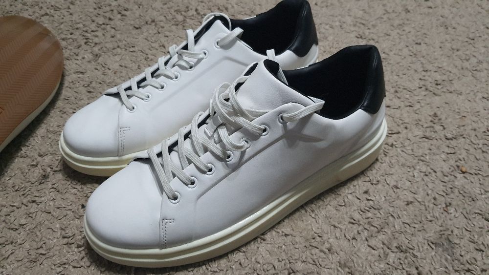 Adidasi pantofi sport barbati nr44 Zara,noi-nefolositi,albi