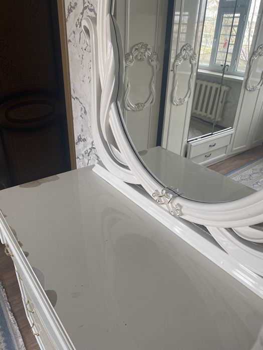 Комод с зеркало пр-ся