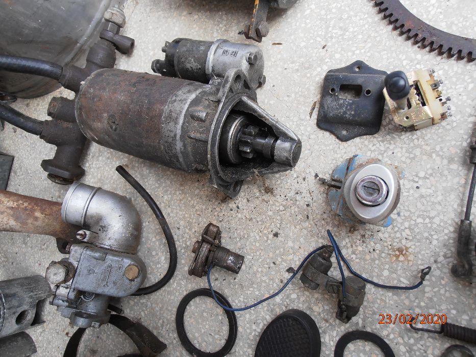 Продавам части за Трабант втора употреба - годни.