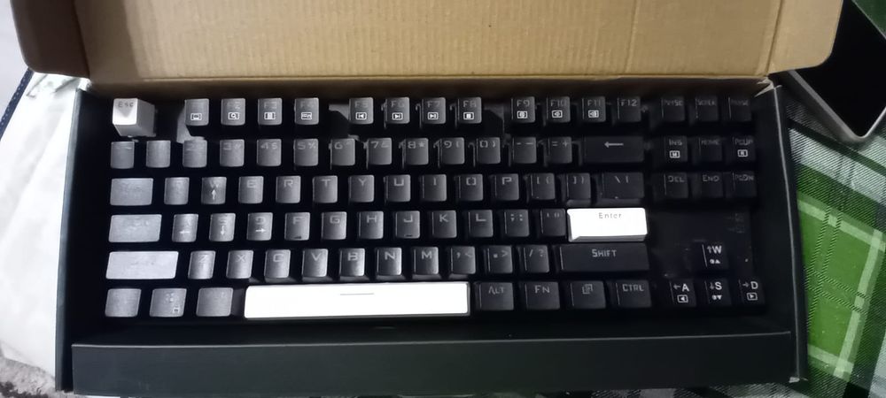 Tastatura gaming mecanica