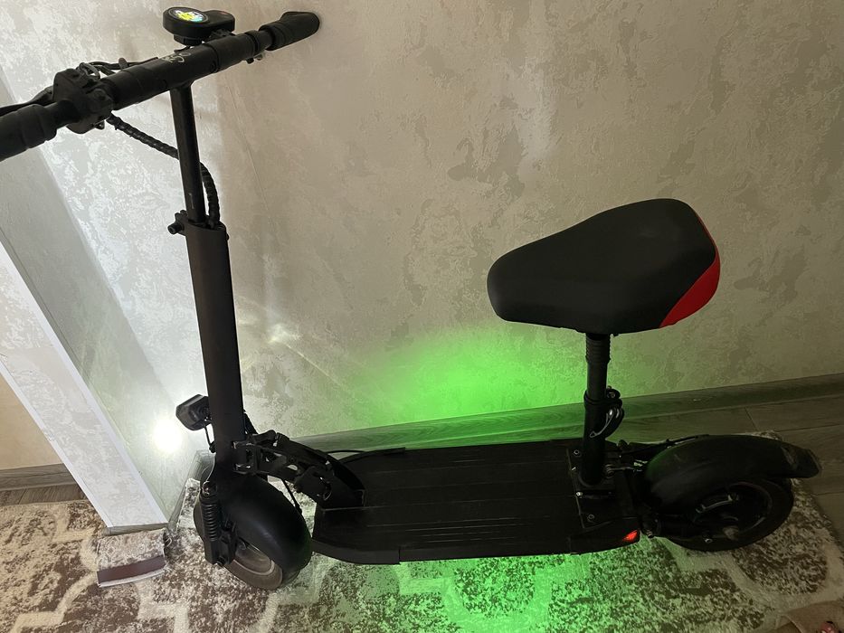Продам самокат электрический