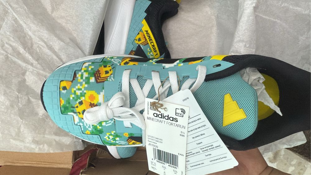 Adidas кроссовки 37.5 размер