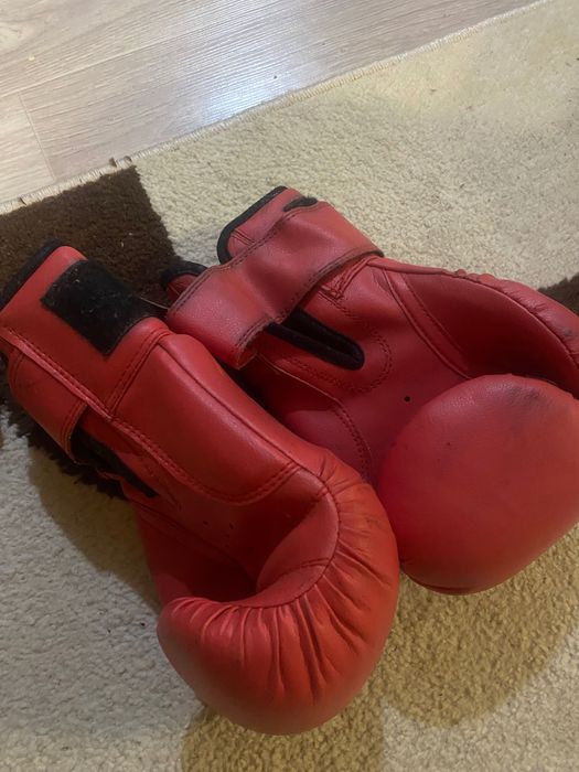 Продам боксерские перчатки