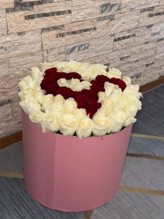 Букет цветов с буквой А