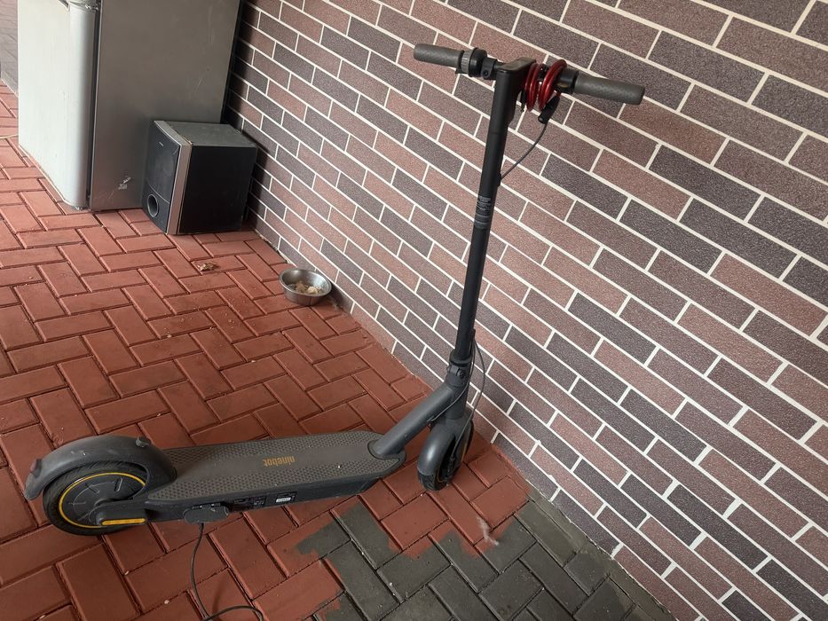 Электросамокат  Ninebot